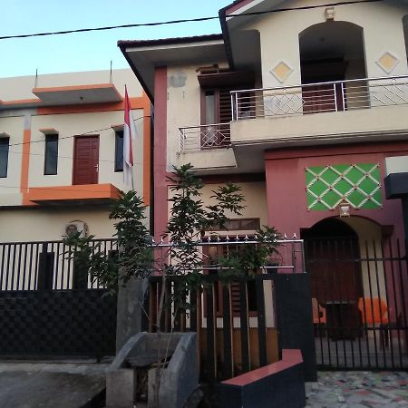 Pondok Cemara Hotel Medan Exterior foto