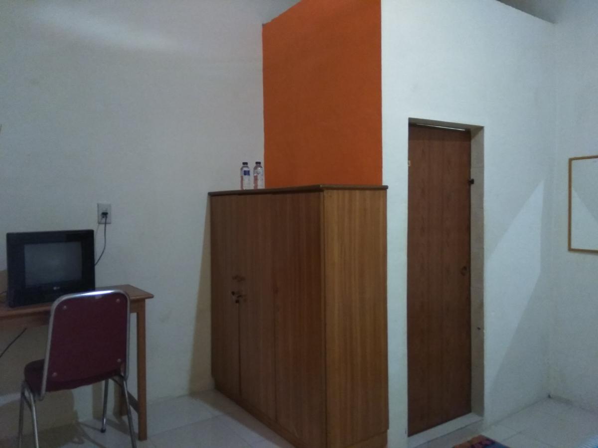Pondok Cemara Hotel Medan Exterior foto