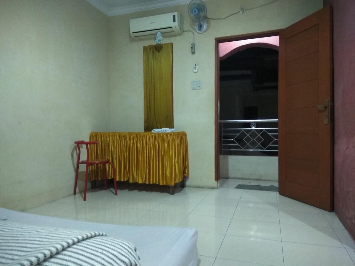 Pondok Cemara Hotel Medan Exterior foto