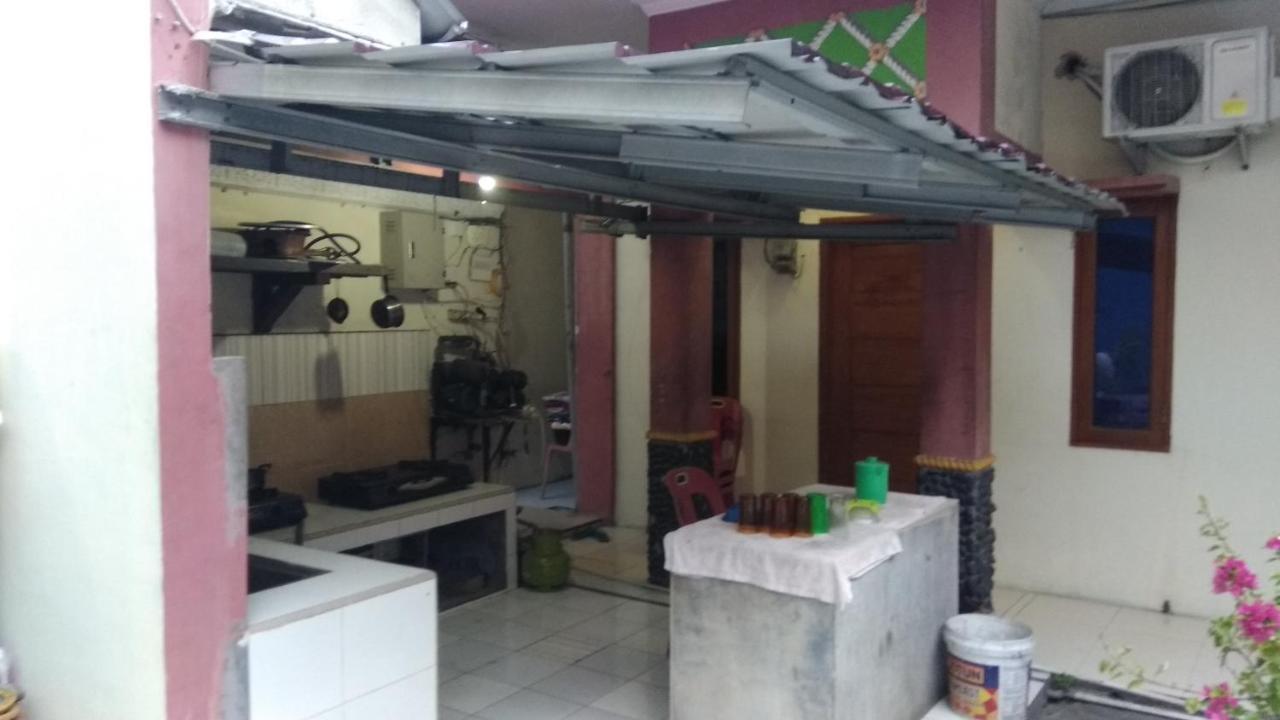 Pondok Cemara Hotel Medan Exterior foto